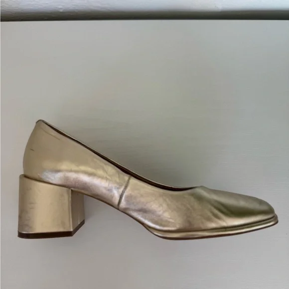 Aerosoles “Alae” Block Heel Round Toe Pumps - Picture 5 of 10